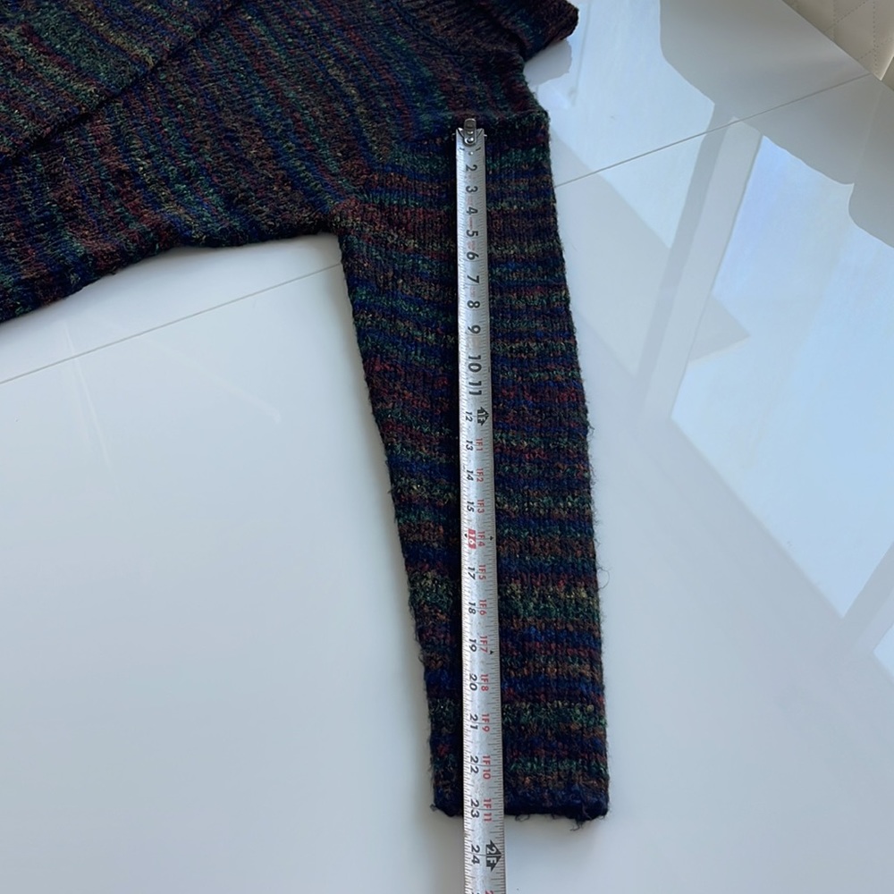 Beautiful pattern Sweater - Picture 5 of 10